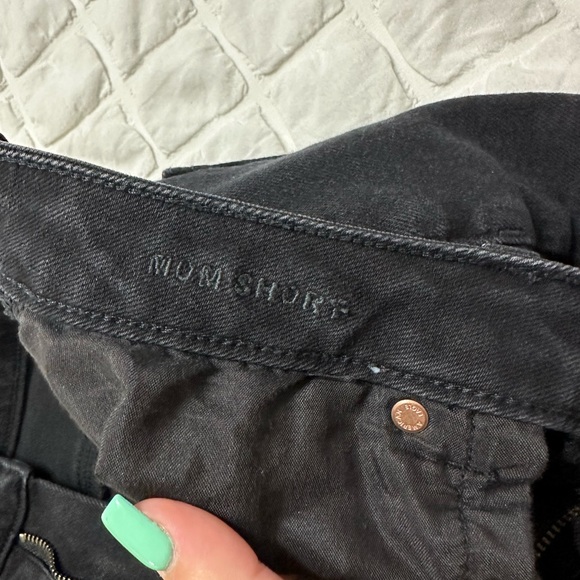 Disstressed BLACK SHORT - Picture 3 of 5